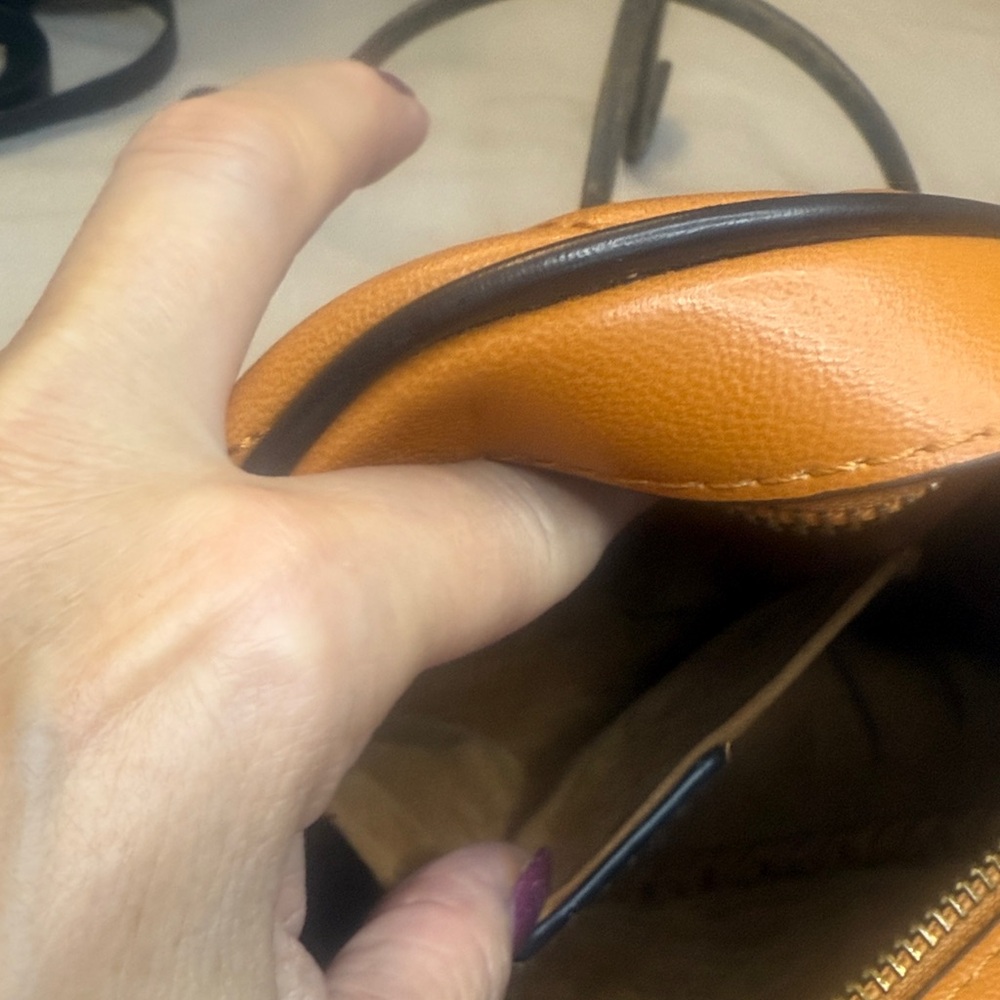 Gucci Orange Quilted Crossbody Bag with Gold Chain - Picture 6 of 16